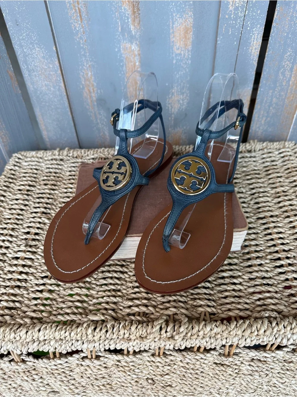 Tory Burch Leticia Logo Leather Ankle Strap Thong Sandal Navy Sz 8.5 - Picture 1 of 15